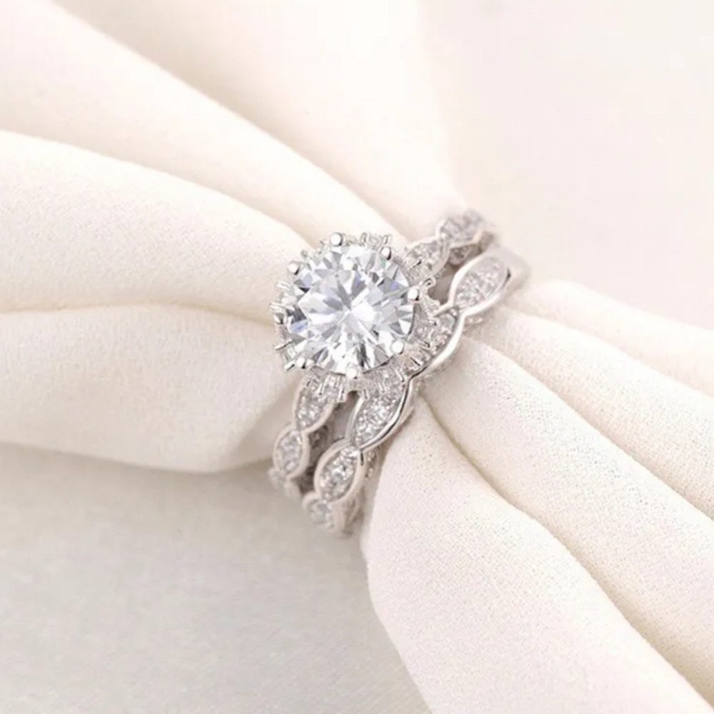 WEDDING ENGAGMENT RING - Picture 3 of 5